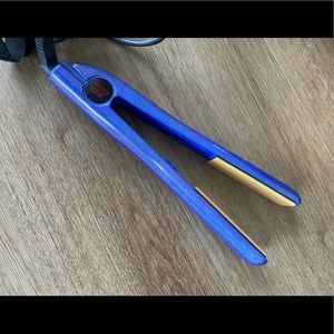 CHI ultra straightener